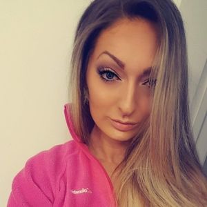 Meet your Posher, Nora